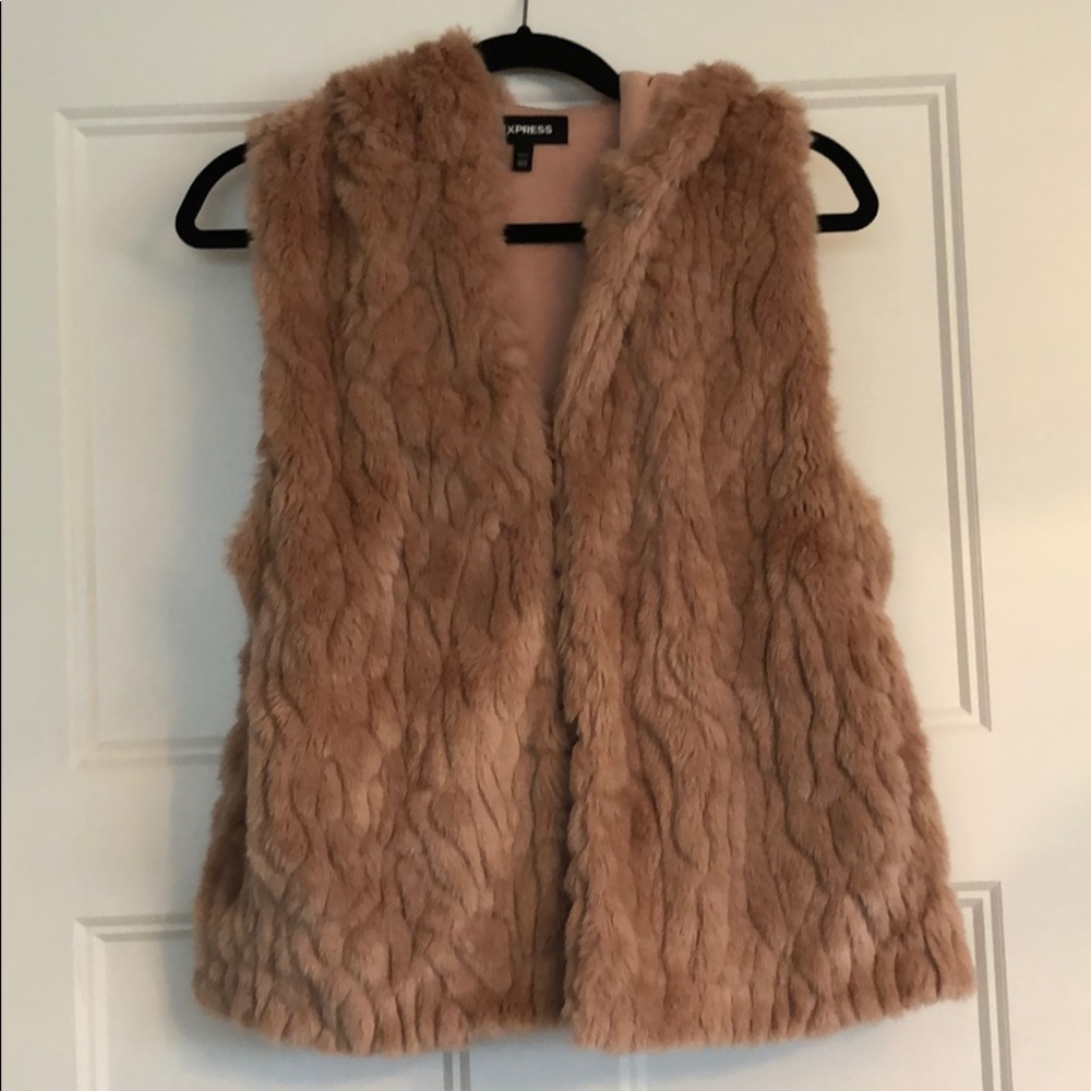 Blush colored Faux-fur hooded vest.